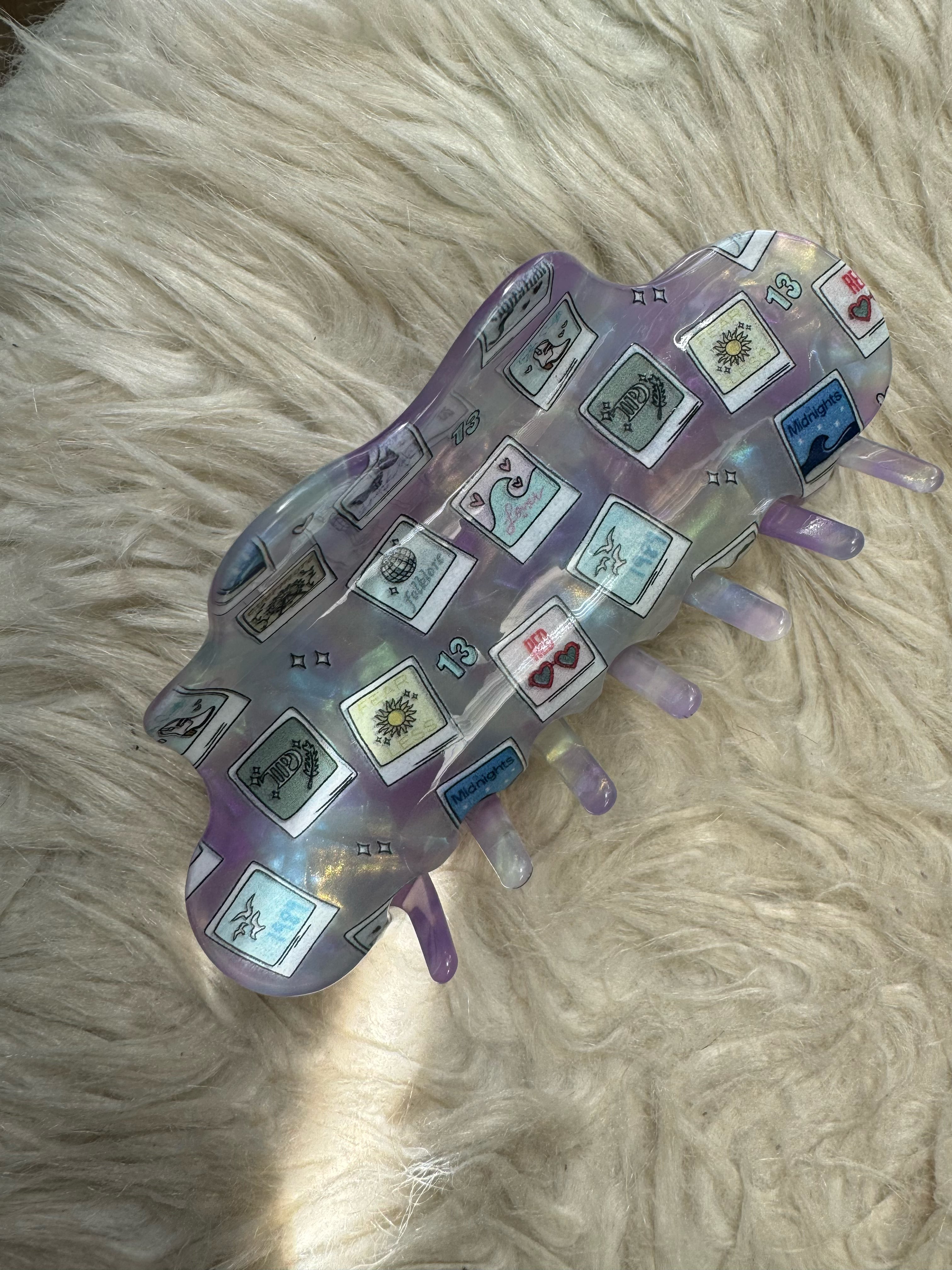 Eras Claw Clip