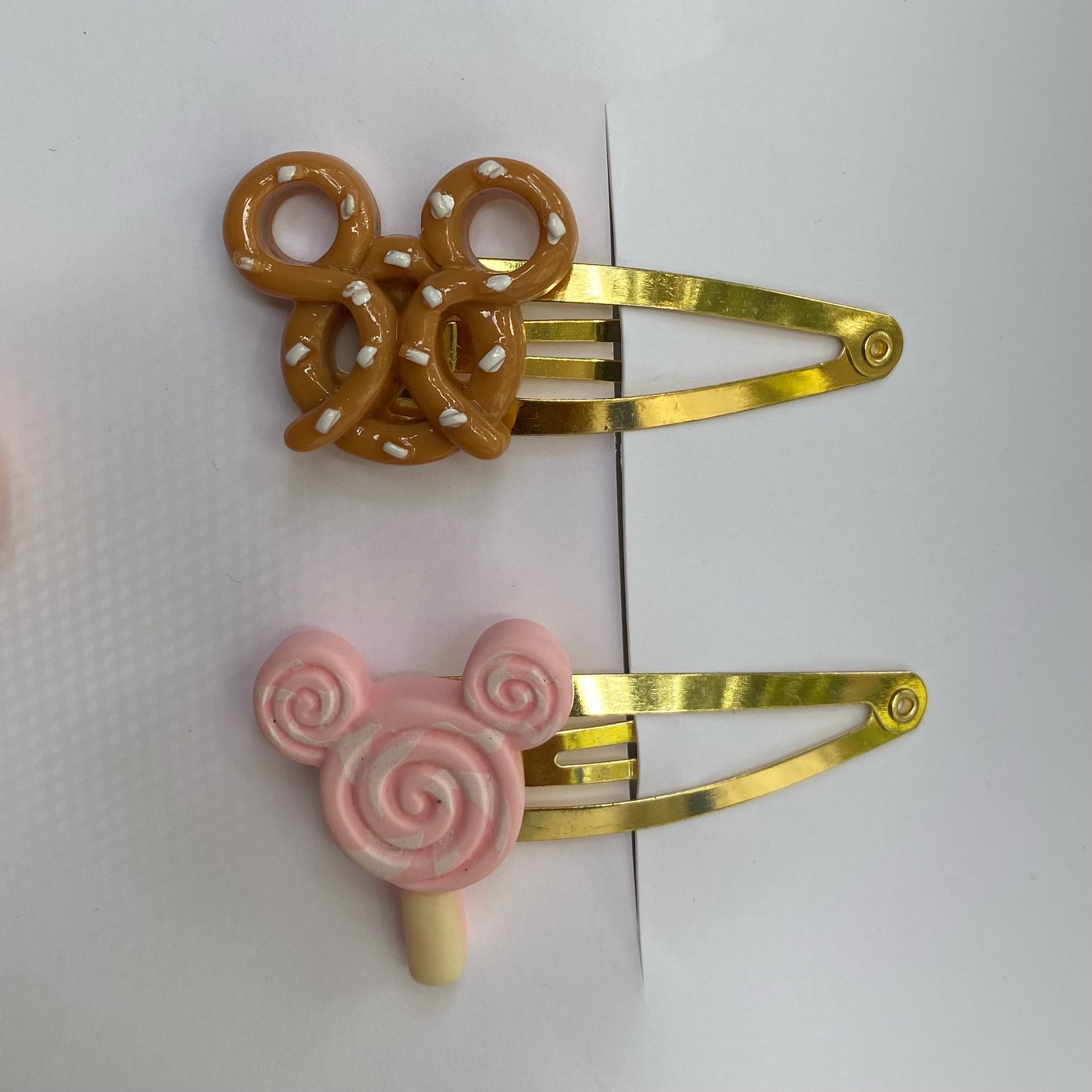 Trolley Snack Clips