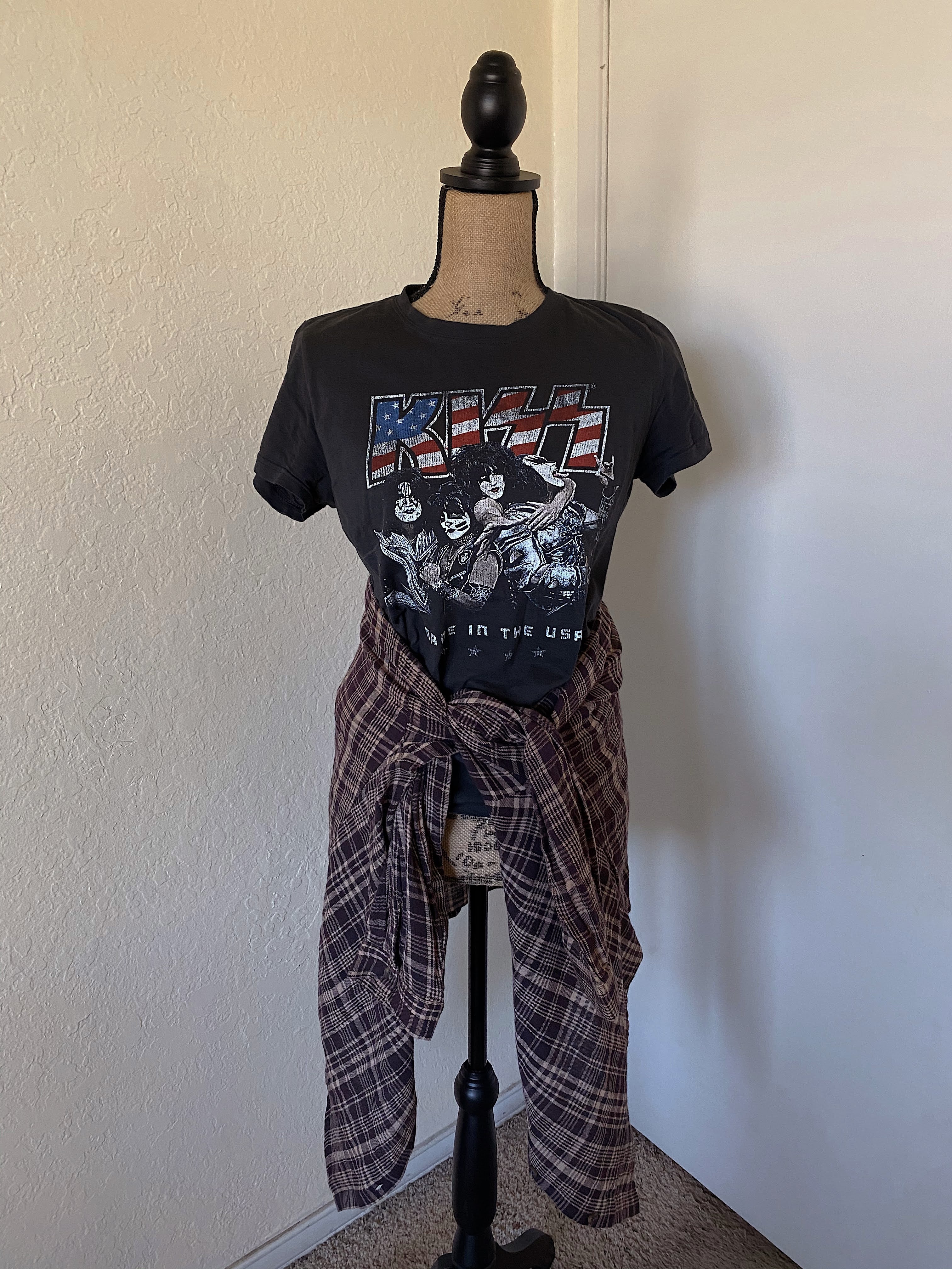 Kiss Tee
